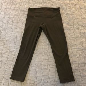 Athleta Mid-Rise Salutation Capri